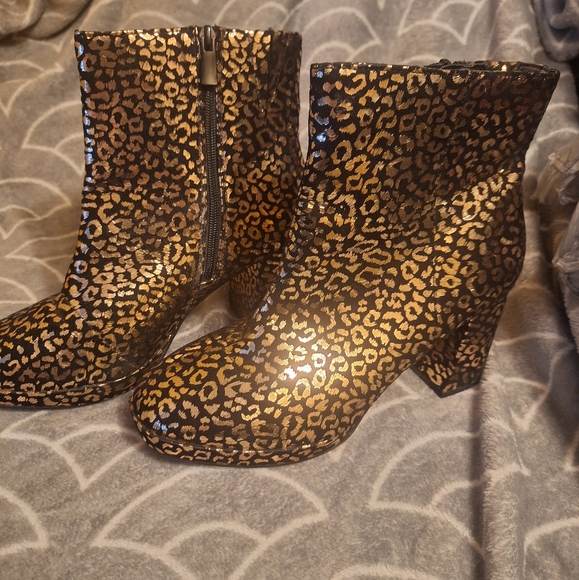 Torrid size 8.5WW black and gold animal print boots - Picture 2 of 5